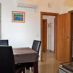 بيت ضيافة Ante 1306