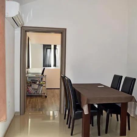 Gostinjska kuća Ante 1306